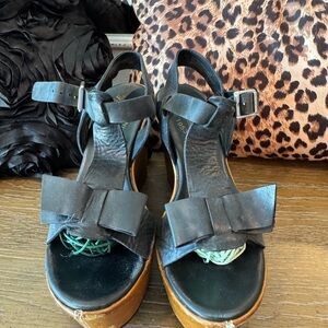 Kork-Ease Dixie Black Leather Wedge Sandals 7